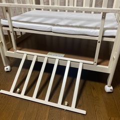 ◆katoji 木製ミニベビーベッド　布団・収納付き◆の画像