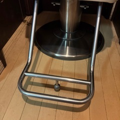 タカラベルモント キャデラ カット椅子の画像