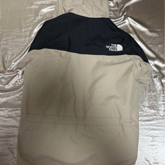 THE NORTH FACEマウンテンライトジャケットミネラルグレーフリース付きの画像
