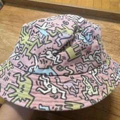 Keith Haringピンクの帽子 の画像