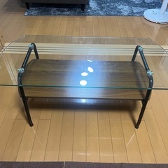 ガラステーブルの画像