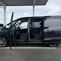 8人乗り☆ガソリン代 節約☆S-HYBRID入りました‼️24年式☆月々1.2万円〜分割払い可❗️車検2年付き！大人気☆ニッサン セレナ☆Bluetooth対応ナビ☆走行中DVD見れます☆ETC☆バックカメラ☆ドラレコ付きのフル装備☆両側電動スライドドア☆ウィンカーミラー☆フル装備☆事故修復歴無し☆社外アルミ☆車内広々三列シート‼️の画像