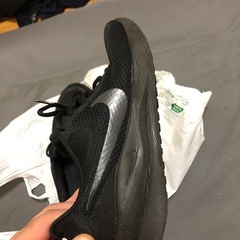 「急募、手渡し希望」NIKEスニーカーの画像
