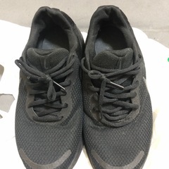 「急募、手渡し希望」NIKEスニーカーの画像