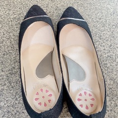 【10/10まで】プレタ　黒 ポインテッドトゥ 低ヒールパンプス 24cmの画像