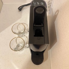 ネスプレッソ　コーヒーメーカー　コップ2個付きの画像