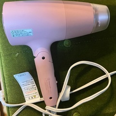 ヘアドライヤーの画像