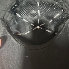 【AMIRI】ロゴメッシュ PANELLED TRUCKER CAPの画像