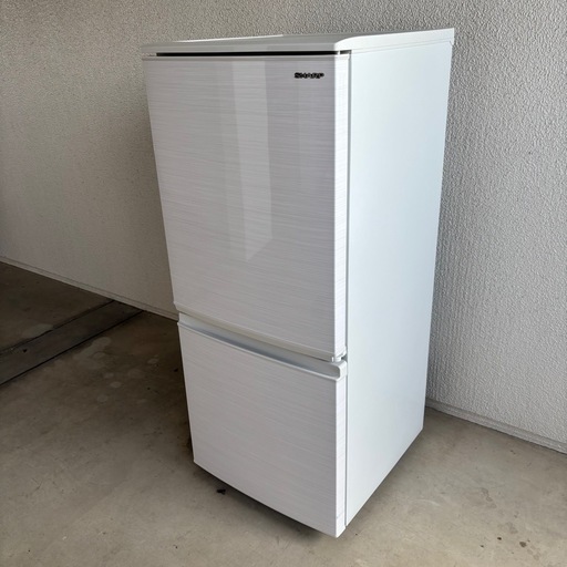 お値下げ‼️　?福岡市東区配送設置無料?　【⭐️全額返金保証⭐️】　シャープノンフロン冷凍冷蔵庫 （137L・つけかえどっちもドア) 