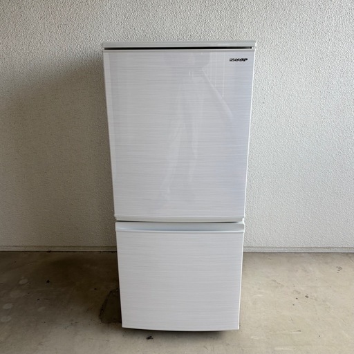 お値下げ‼️　?福岡市東区配送設置無料?　【⭐️全額返金保証⭐️】　シャープノンフロン冷凍冷蔵庫 （137L・つけかえどっちもドア) 