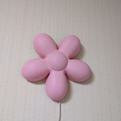 IKEA 2個セット✨フラワー型 ウォールライト インテリア ピンク 電球付の画像