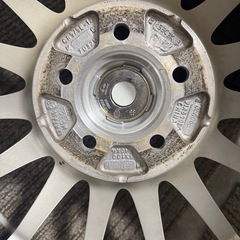 225/60/r17 pcd100スタッドレスタイヤの画像