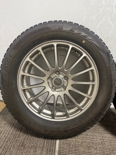 225/60/r17 pcd100スタッドレスタイヤ
