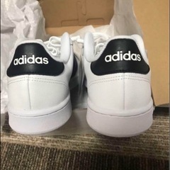 adidas アディダス　スニーカーの画像