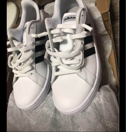 adidas アディダス　スニーカー