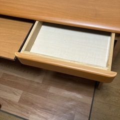 パソコンデスク　早く引き取り可能な方へ　2人使用可能です。の画像
