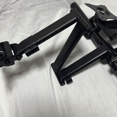 トリプル モニターアーム ディスプレイアーム 3画面の画像