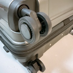 【新品未使用】シフレ キャリーケース スーツケース M 拡張機能付き TSAロック ガンメタの画像