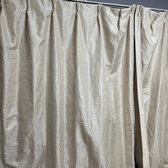 カーテンの画像