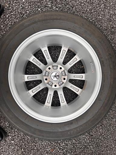 スタッドレスタイヤ（ブリヂストン ブリザックVRX3 195/60R16）