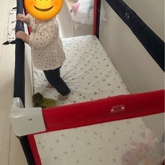 折りたたみベビーベッドの画像