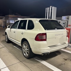 超美車ポルシェ　カイエンターボ　4WD サンルーフ　本革　V8ツインターボ　BOSEスピーカーの画像