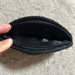 小銭入れ黒ポーチの画像