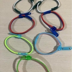 チャックブレスレットの画像