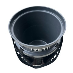yeti ロードアウトバケツ 廃盤のブラックマルチカムカバー付きの画像