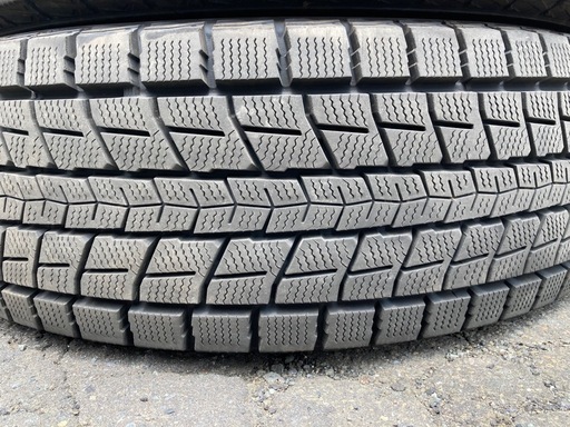 【取置き中：お取引決まりました】DUNLOP 225/60R18 24年製　冬タイヤ 取置き中：お取引決まりました】DUNLOP 225/60R18 24年製 冬タイヤ