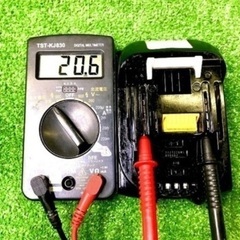 ♦️再入荷♦️綺麗良好品★マキタ18v・BL1860B・6.0A バッテリー残量表示付の画像