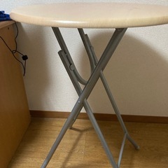 折りたたみ丸テーブルの画像