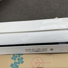 日立　HITACHI ルーム エアコン 白くまくん RAS-AJ22M リモコン付き ポンプダウン済み 6畳の画像