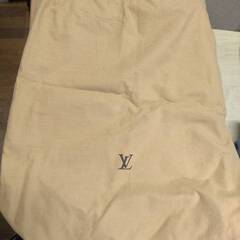 LOUIS VUITTON 空箱 ( 約32×40×6.5 ) 2個 布袋 ( 約48 × 25 × 18 ) 紙袋の画像