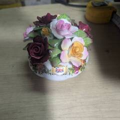 陶器 ROYAL ALBERT 飾り 花　ブーケ バラ 薔薇 ROYAL ALBERT オブジェの画像