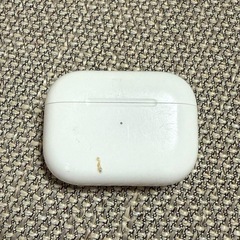 AirPods pro 第一世代 ホワイト 充電ケース付きの画像