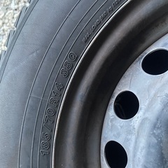 冬季用スタッドレスタイヤ、185/70R14サイズ、PRACTIVA ICE BP02モデル。 の画像