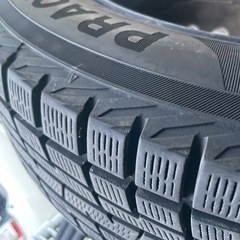冬季用スタッドレスタイヤ、185/70R14サイズ、PRACTIVA ICE BP02モデル。 の画像