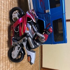 ディスプレイ用　
ハマーのラジコンカーとライダーバイクの画像