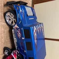 ディスプレイ用　
ハマーのラジコンカーとライダーバイクの画像