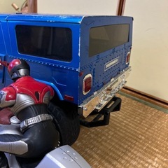 ディスプレイ用　
ハマーのラジコンカーとライダーバイクの画像