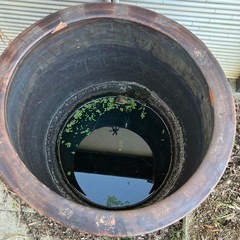 無料！庭用壺　水がめ
の画像