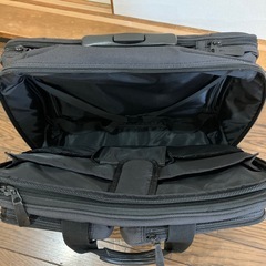 ビジネス  キャリーバッグ キャリーケース 
黒　二輪の画像