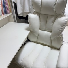 リクライニングチェア フット付き 美品 白 とにかく座り心地最高です👍の画像