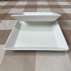 商談中★ 
白い食器5点セットの画像