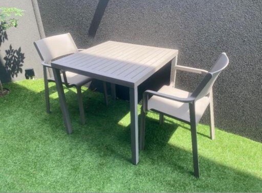 イタリア NARDI社 ガーデンテーブル1台＆チェア2脚セット