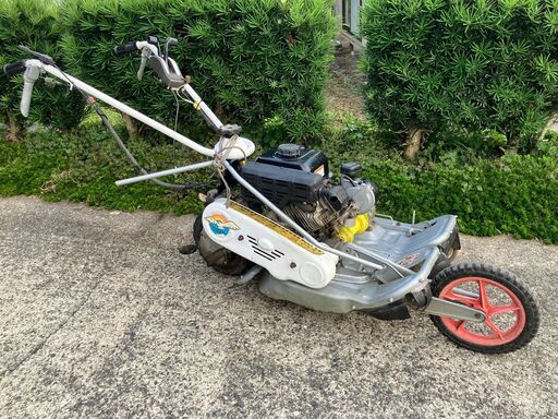 自走式二面畔草刈機ウイングモアーWM606A