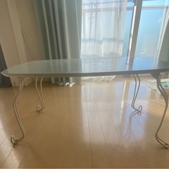 折りたたみテーブルとトレーニング用品差し上げますの画像