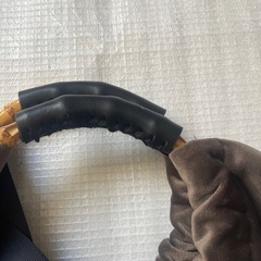 持ち手が竹のハンドバッグの画像