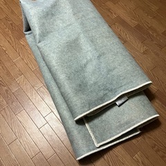 決まりました　美品　ニトリ　アクセントラグ　Sシャギー　ベージュの画像